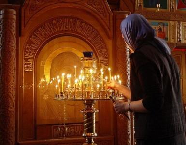 Simgelerden önce Ortodoks duaları Kilisede nasıl doğru dua edilir